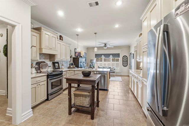 880 Nottingham Drive, Conway, AR 72034