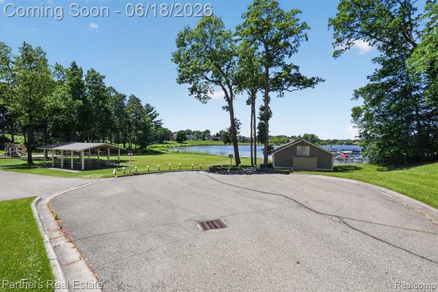 4632 Villa France Drive, Brighton, MI 48116