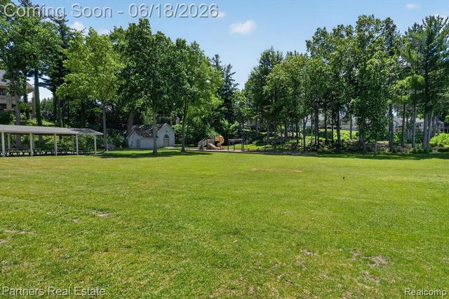 4632 Villa France Drive, Brighton, MI 48116