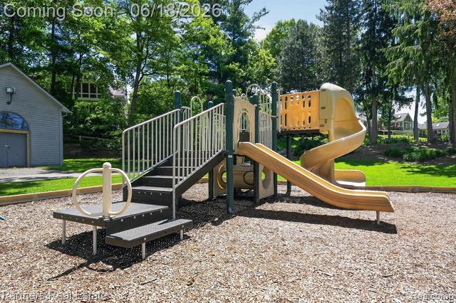 4632 Villa France Drive, Brighton, MI 48116