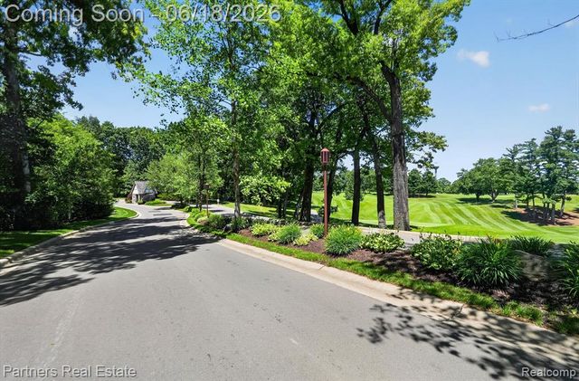 4632 Villa France Drive, Brighton, MI 48116