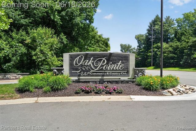 4632 Villa France Drive, Brighton, MI 48116