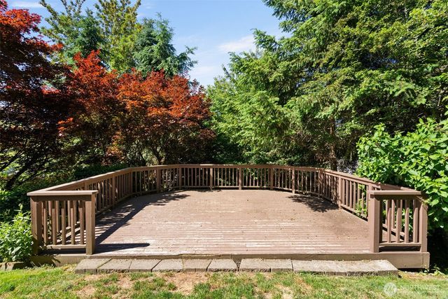 26227 Montera Loop NE, Kingston, WA 98346