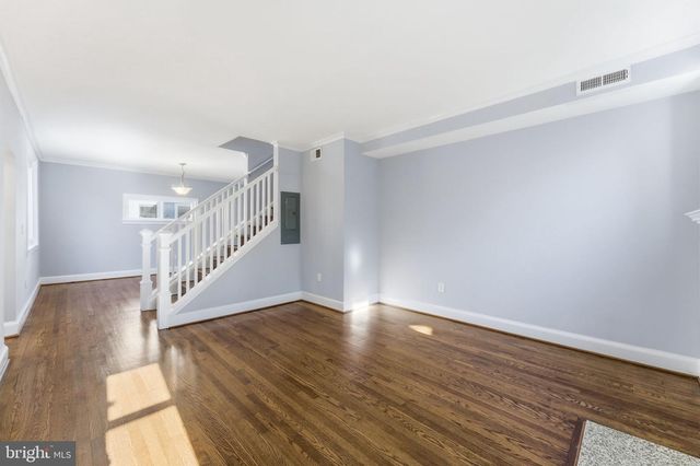 8209 FLOWER AVE, Takoma Park, MD 20912