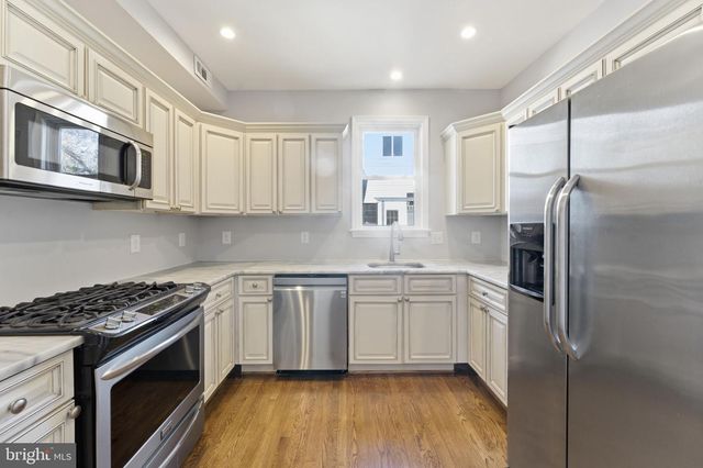 8209 FLOWER AVE, Takoma Park, MD 20912