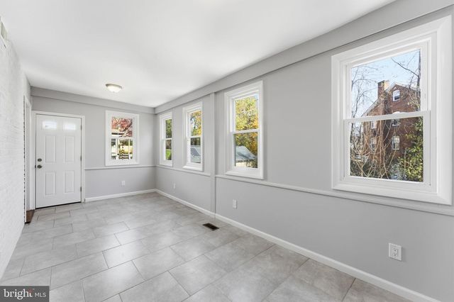 8209 FLOWER AVE, Takoma Park, MD 20912