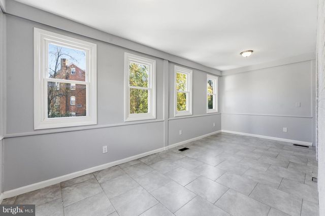 8209 FLOWER AVE, Takoma Park, MD 20912