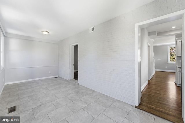 8209 FLOWER AVE, Takoma Park, MD 20912