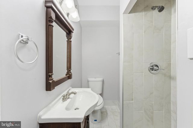 8209 FLOWER AVE, Takoma Park, MD 20912