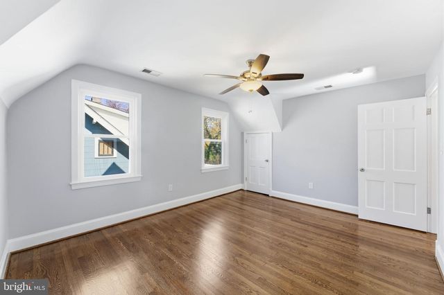 8209 FLOWER AVE, Takoma Park, MD 20912