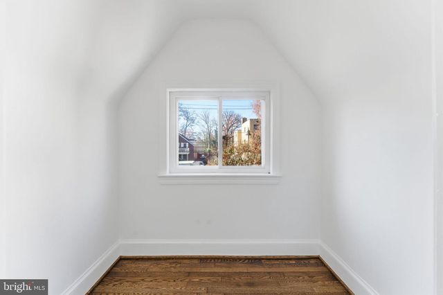 8209 FLOWER AVE, Takoma Park, MD 20912