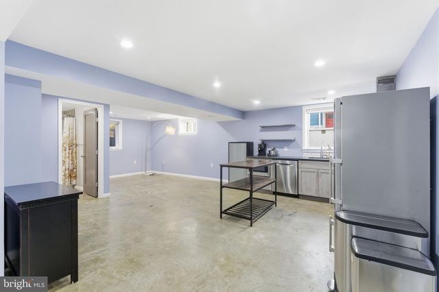 8209 FLOWER AVE, Takoma Park, MD 20912