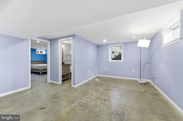 8209 FLOWER AVE, Takoma Park, MD 20912