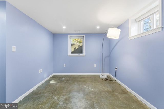 8209 FLOWER AVE, Takoma Park, MD 20912