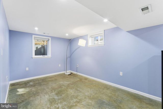 8209 FLOWER AVE, Takoma Park, MD 20912