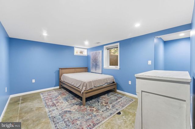 8209 FLOWER AVE, Takoma Park, MD 20912