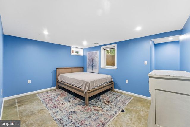 8209 FLOWER AVE, Takoma Park, MD 20912