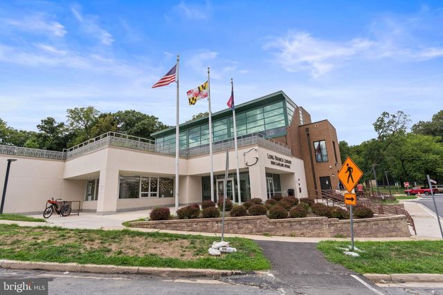 8209 FLOWER AVE, Takoma Park, MD 20912