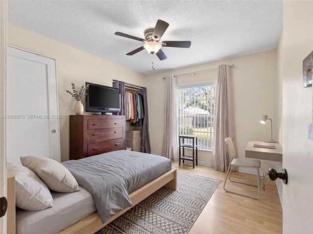 64 Meadows Dr, Boynton Beach, FL 33436