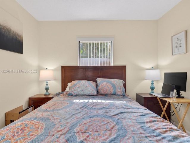 64 Meadows Dr, Boynton Beach, FL 33436