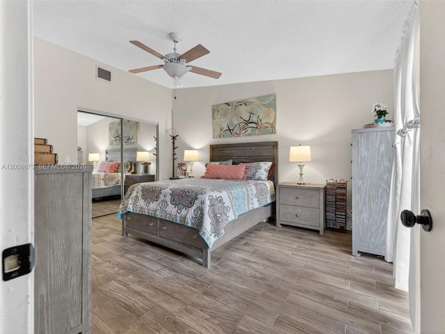 64 Meadows Dr, Boynton Beach, FL 33436