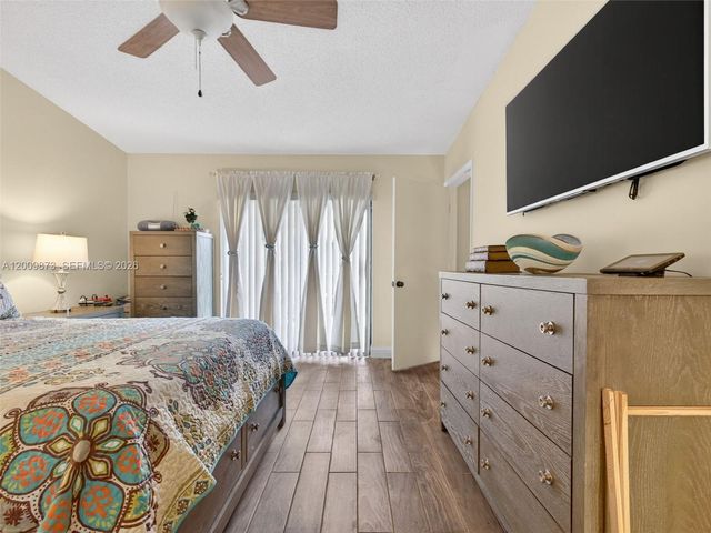64 Meadows Dr, Boynton Beach, FL 33436