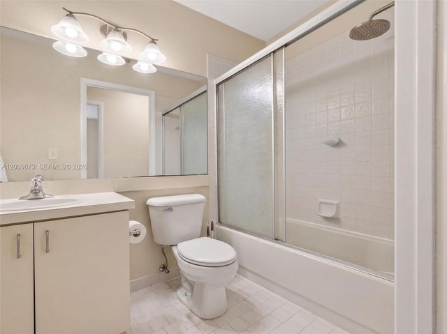 64 Meadows Dr, Boynton Beach, FL 33436
