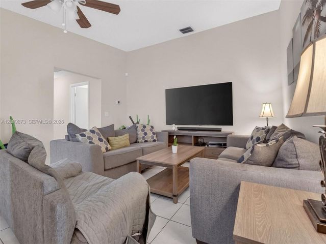 64 Meadows Dr, Boynton Beach, FL 33436