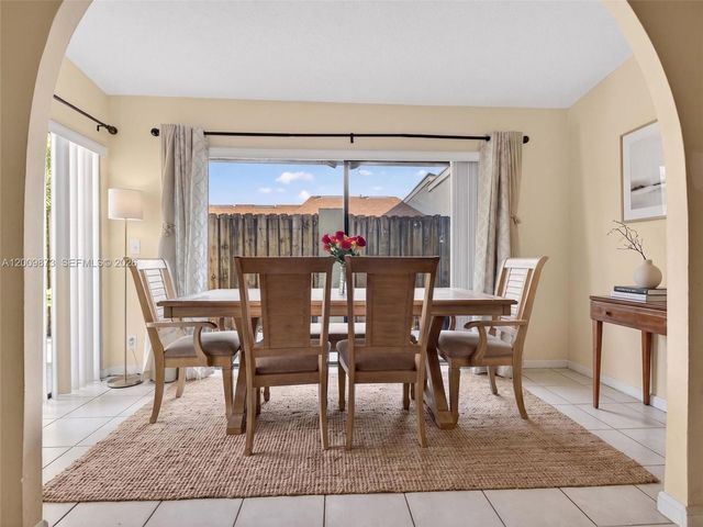 64 Meadows Dr, Boynton Beach, FL 33436