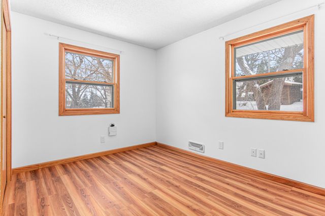 4728 W 70th Street, Edina, MN 55435