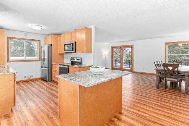 4728 W 70th Street, Edina, MN 55435