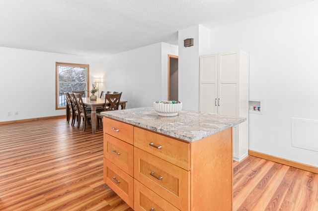 4728 W 70th Street, Edina, MN 55435