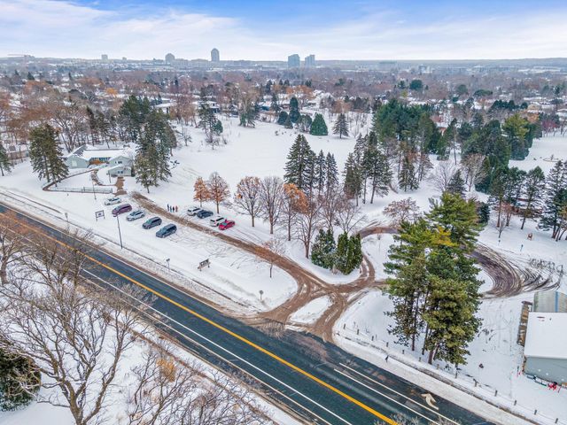 4728 W 70th Street, Edina, MN 55435