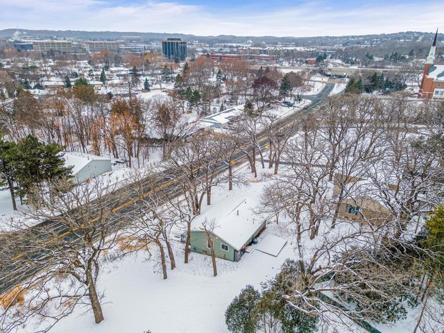 4728 W 70th Street, Edina, MN 55435