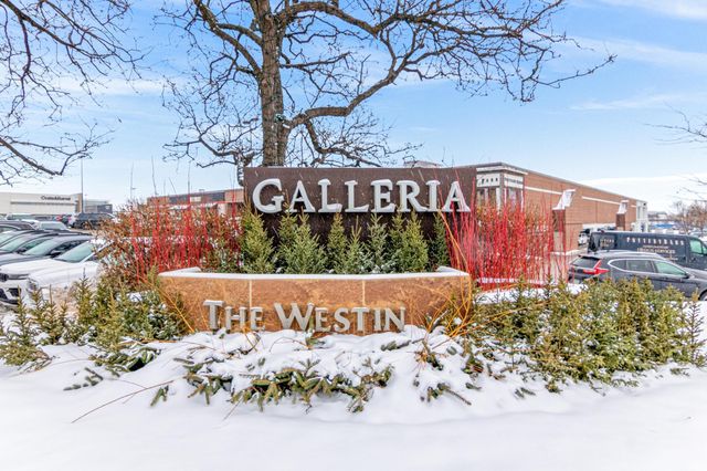 4728 W 70th Street, Edina, MN 55435