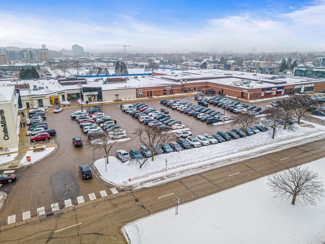 4728 W 70th Street, Edina, MN 55435