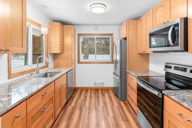 4728 W 70th Street, Edina, MN 55435