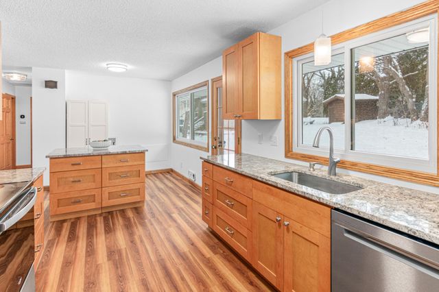 4728 W 70th Street, Edina, MN 55435