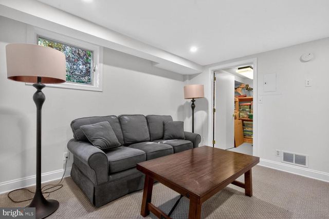 3201 TENNYSON ST NW, Washington, DC 20015