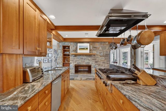 3201 TENNYSON ST NW, Washington, DC 20015