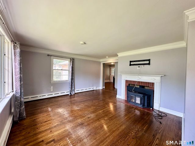 1 Edward Avenue, Enfield, CT 06082