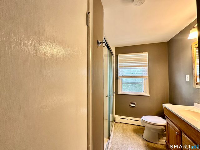 1 Edward Avenue, Enfield, CT 06082