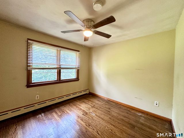 1 Edward Avenue, Enfield, CT 06082