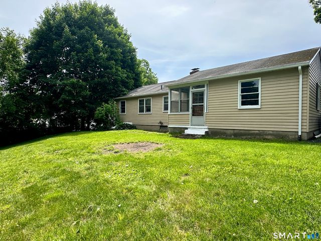 1 Edward Avenue, Enfield, CT 06082