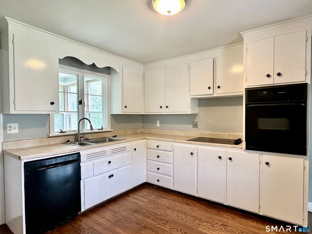 1 Edward Avenue, Enfield, CT 06082