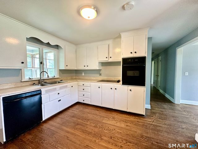 1 Edward Avenue, Enfield, CT 06082