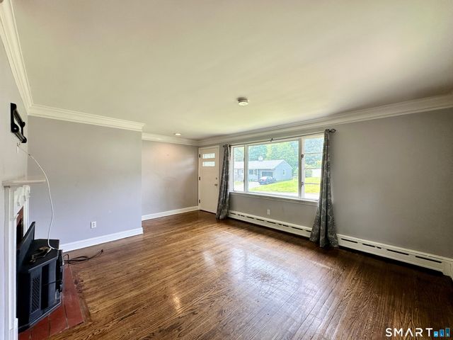 1 Edward Avenue, Enfield, CT 06082