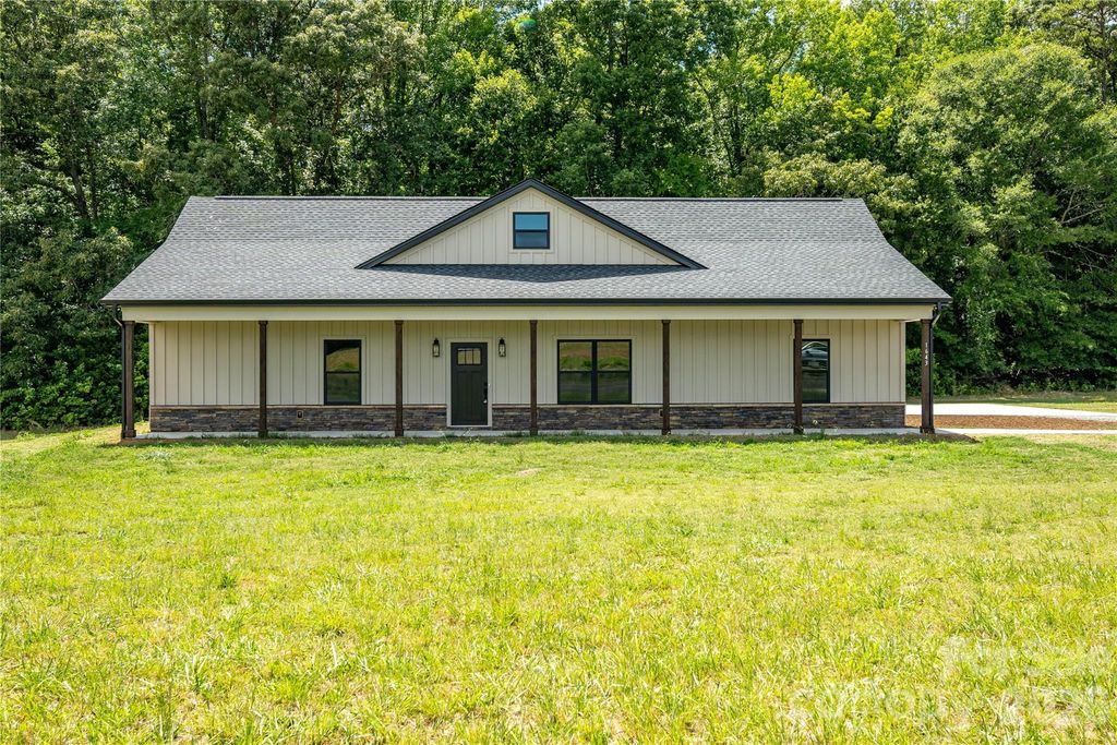 1643 Beamguard Road, Clover, SC 29710