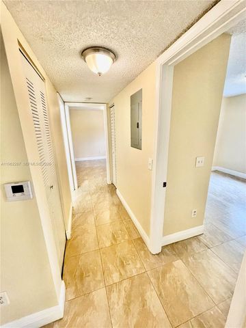 3690 N 56th Ave 921, Hollywood, FL 33021
