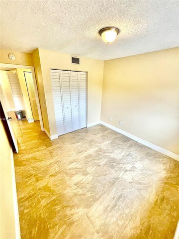 3690 N 56th Ave 921, Hollywood, FL 33021